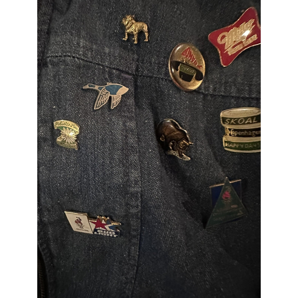 Denim Zip Front vest With 30 + Vintage Pin Collection - Picture 9 of 16